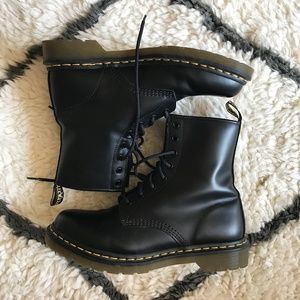 Dr. Marten's Women's 1460 Smooth